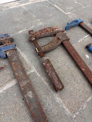 Juego de sargentos metálicos