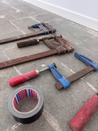 Juego de sargentos metálicos