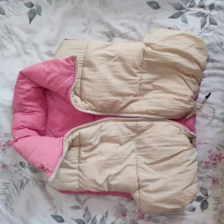 Chaleco reversible beige y rosa