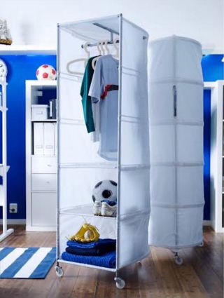 Armario organizador IKEA PS de tela y ruedas