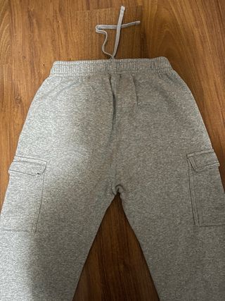 Pantalón chándal Nike gris cargo