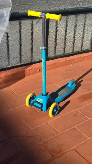 Patinete 3 Ruedas Azul y Amarillo