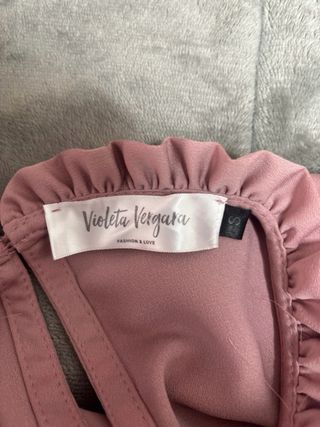 Blusa Violeta Vergara rosa con volantes