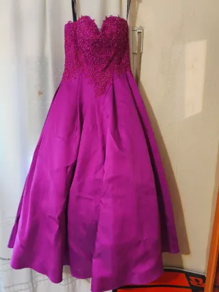 Vestido de fiesta morado y rosa