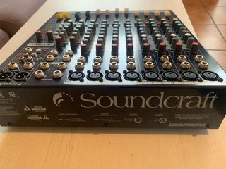 Mesa de mezclas Soundcraft EPM 8