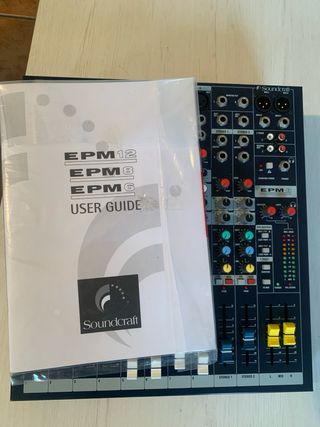Mesa de mezclas Soundcraft EPM 8