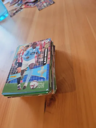 Cromos de fútbol Panini Élite Power