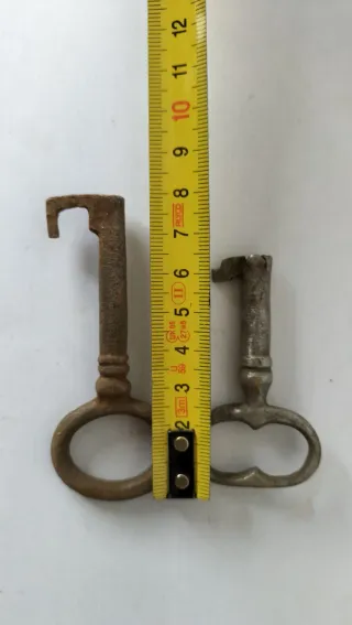 Lote 2 llaves antiguas grandes