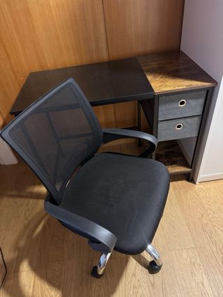 Escritorio y silla de oficina