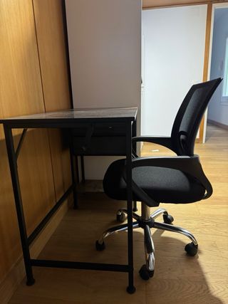 Escritorio y silla de oficina