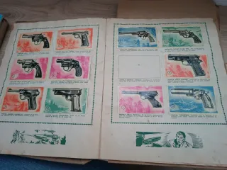 Álbum cromos Historia de las Armas casi completo