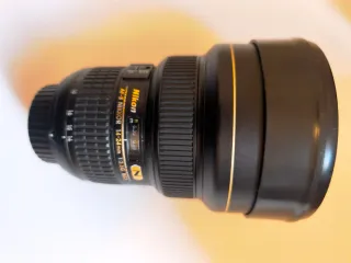 Nikon 14-24mm f/2.8G ED + caja + funda