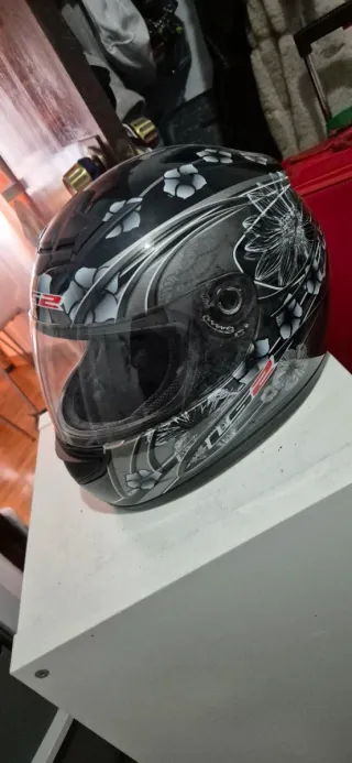 Casco LS2 Negro con Diseño Floral talla S