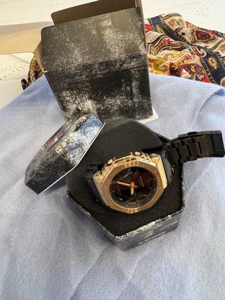 G-Shock GM2100G - Reloj Dorado y Negro