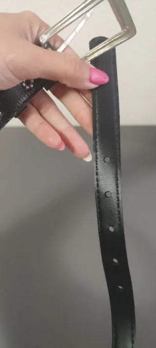 Cinturón fino negro