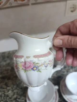 Juego de café porcelana floral vintage.