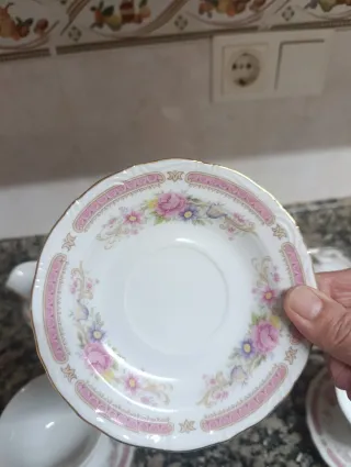 Juego de café porcelana floral vintage.