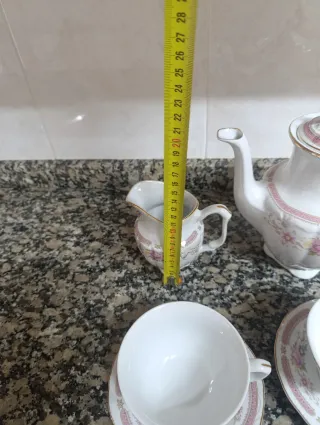 Juego de café porcelana floral vintage.