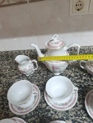 Juego de café porcelana floral vintage.