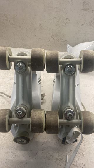Patines de 4 ruedas blancos numero 38