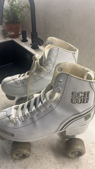 Patines de 4 ruedas blancos numero 38