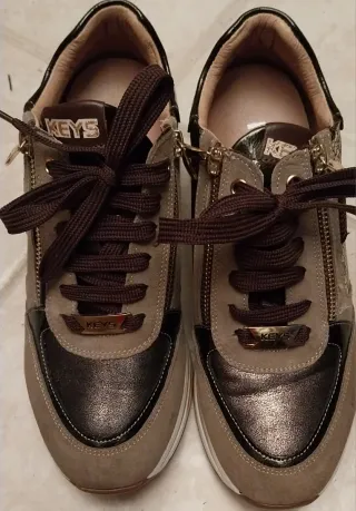 Zapatillas deportivas mujer marrón y oro