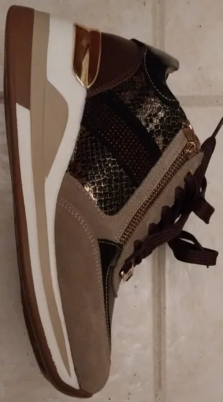 Zapatillas deportivas mujer marrón y oro