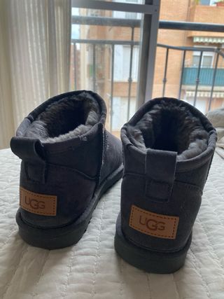 Botas UGG grises