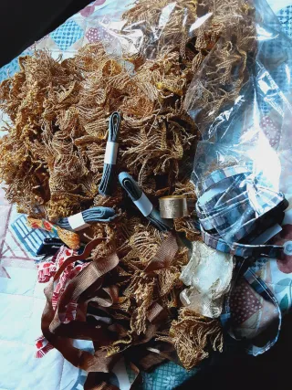 Nastri e passamanerie dorate