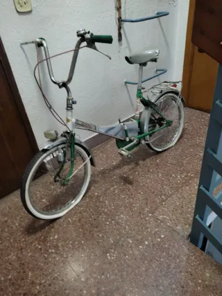Bicicleta Plegable Verde y Blanca