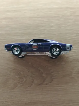 Hot Wheels Dodge Charger Viola