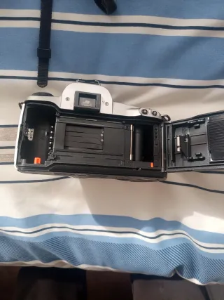 2 fotocamere Canon EOS da riparare