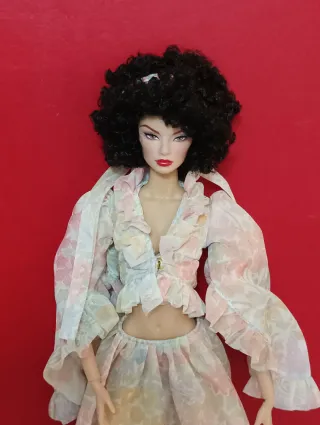 Integrity Toys Fashion Royalty Muñeca