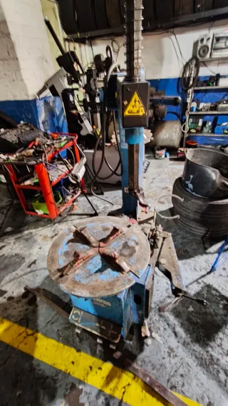 Desmontadora de ruedas