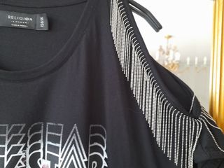 Camiseta Religion Rock Star calavera negra.