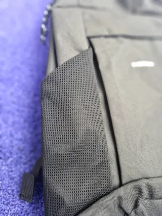 Mochila Quechua Negra Pequeña