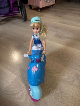 Princesa Cenicienta en Moto