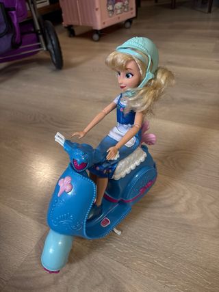 Princesa Cenicienta en Moto