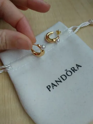 Pendientes Aro Pandora Perla Dorados