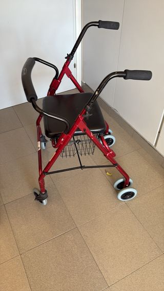 Andador Taca Taca Rojo con Asiento