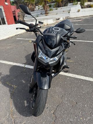 Kawasaki Z750 Naked Negra