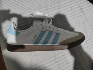 Zapatillas Adidas Samba Blancas y Azules