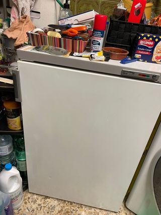 Congelador pequeño blanco