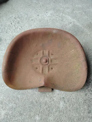 Sedili di Trattori Antichi