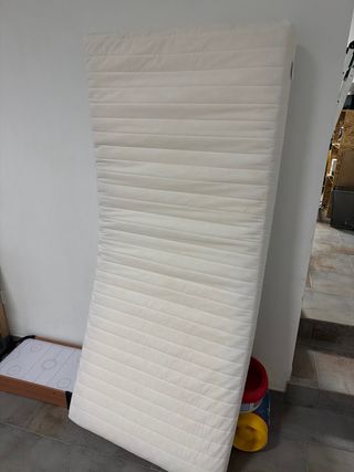 Cama IKEA con colchón