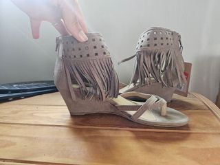 Sandalias cuña Mustang beige T.39 nuevas