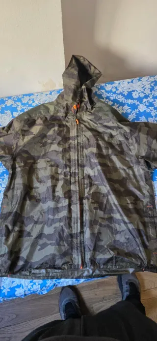 Chaqueta de lluvia camuflaje