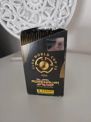 Caja Adrenalyn XL FIFA Club World Cup 2025