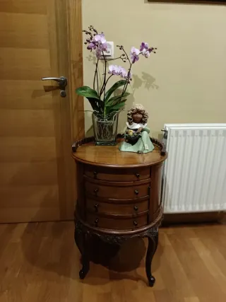 Original mesita auxiliar redonda antigua de madera