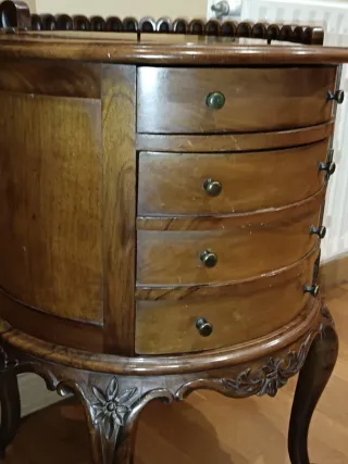 Original mesita auxiliar redonda antigua de madera